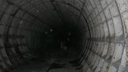 Всеки спускане - игра със смъртта пътуване през тунелите на метрото в Москва, Киргизката новина