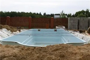 Piscină acoperită pe o reședință de vară foto și diferențele piscine modele