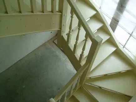 Lépcsők a tetőtérben saját kezűleg, fotók és típusú lépcsők, hogyan lehet egy tető létra