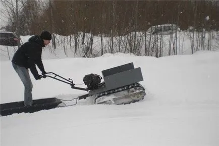 Motosobaka hordágyon származó motoblockokhoz „tarpan”