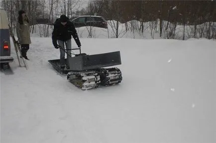 Motosobaka hordágyon származó motoblockokhoz „tarpan”