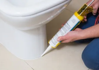 instrucțiuni încăpător despre cum se instalează o toaletă pe gresie și de a face asamblarea sa