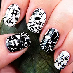 Original nail art - manichiura muzical