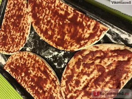 Alapját pizza Morozko kettő már sütött sütemény - „amikor a vendégek a küszöbön segíthet