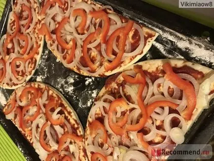 Alapját pizza Morozko kettő már sütött sütemény - „amikor a vendégek a küszöbön segíthet