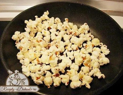 Popcorn a sütőben recept egy egyszerű, lépésről lépésre irányban