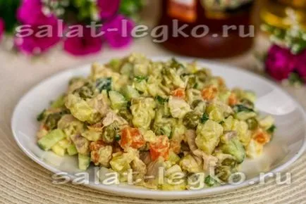Saláta - tőke - csirkével és uborka recept egy fotó