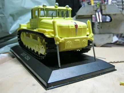 lama de casa pentru modelul de tractor Death 250 (Hachette)