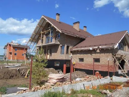 Építése kétszintes ház Jekatyerinburgban, épít egy kétszintes nyaraló