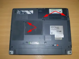 Fujitsu-Siemens LIFEBOOK s7010 - dezasambla un laptop