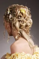 Сватбени прически за коса каскада