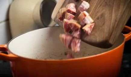 Свинско с боб и домати - стъпка по стъпка рецепта със снимки на