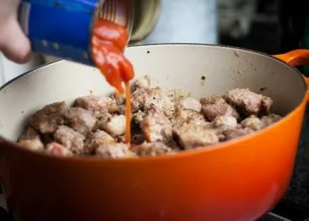 Свинско с боб и домати - стъпка по стъпка рецепта със снимки на