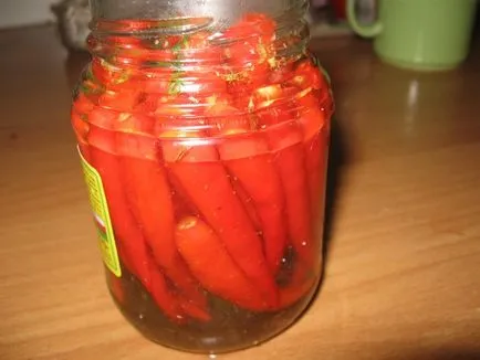 Csípős paprika téli receptek pácolt, fűszeres, egyszerű megőrizni, sterilizálás nélküli,