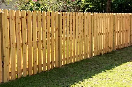 A kerítés készült táblák, és a különböző lehetőségek az építőiparban a saját kezét, dachasadovoda