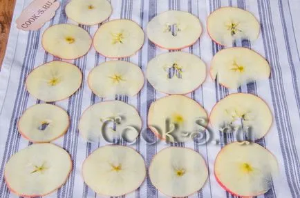 Apple chipek a sütőben - a recept egy fotó