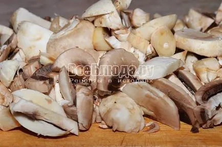 Fried gombák (csiperkegomba) a hússal, a recept lépésről lépésre fotók, minden étkezés