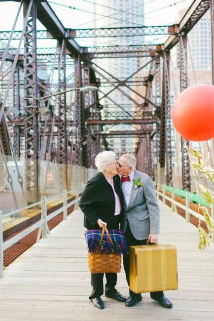 61-вата годишнина трогателно сватба в анимационен стил нагоре