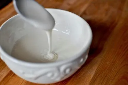 glazura alba slaba de zahar pudra si suc de lamaie - o reteta simpla cum se face macră
