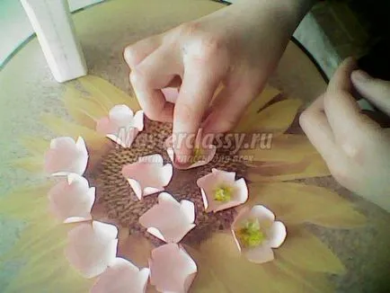 Blossoming клонка на череша хартия