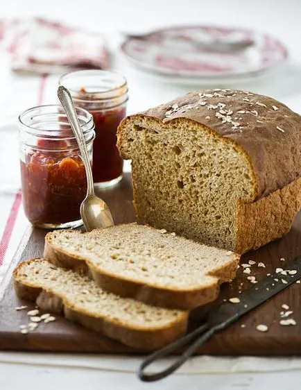 Darnytskiy kenyeret a kenyér készítő és recept összetételét