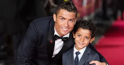 Focista Cristiano Ronaldo apa lett ikrek születtek a béranya