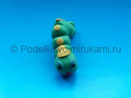 Caterpillar plastilină