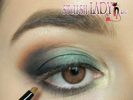 Emerald szem make-up, lépésről lépésre bemutató fotókkal