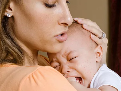 Хълцането при новородени след хранене какво да се прави, причините