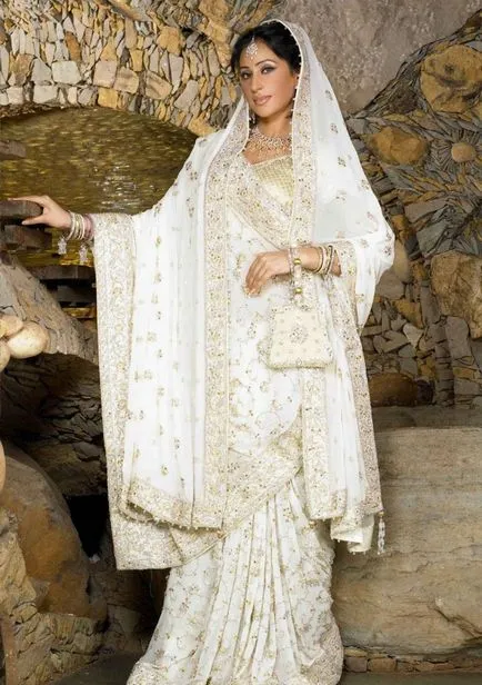 Indian istorie rochie sari, tesatura si culoare