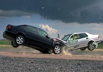 Care este pedeapsa pentru persoana responsabilă de un accident, dacă este provocat, etc.