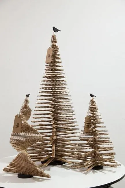 Hogyan készítsünk egy karácsonyfa kartonból kezét, hogyan lehet egy csillag a karácsonyfa készült karton