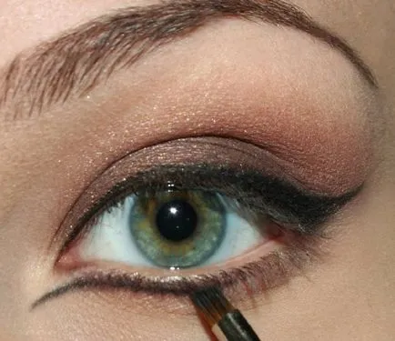 Cat eye make-up és lépésről lépésre fotók, te nem vagy egyedül