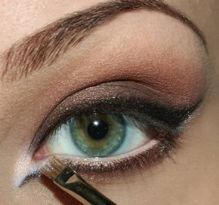 Cat eye make-up és lépésről lépésre fotók, te nem vagy egyedül