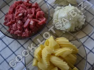 Plăcintă cu carne și cartofi - delicioase acasă-pas fotografii reteta