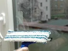Milyen könnyen mossa az ablakokat szakmai tanácsadást és tapasztalt hostess