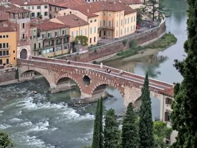 Vizitați Verona în două zile - Italia în limba rusă