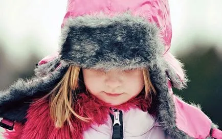 Túlhűtött gyerek, mit kell tenni, a tünetek megelőzése (videóval)