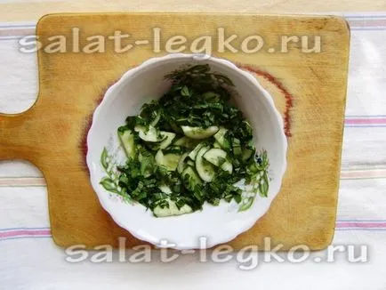 Saláta kiwi, uborka és menta recept egy fotó