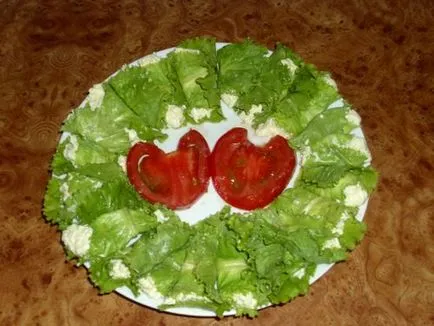 Brânză aperitiv în frunze de salată