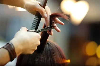 Машинки за подстригване перуки в Москва, режат перука - Salon Camellia