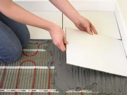 Полагане на подово отопление под плочките с ръцете си (видео)