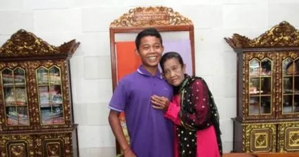 Indonéziában az esküvő 16 éves fiú és a 71 éves nő, a legjobb történetek a világ minden tájáról