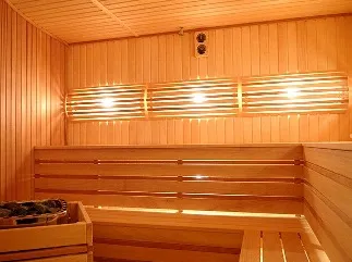 reparații decorațiuni interioare la cheie sauna