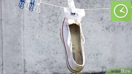 Hogyan tisztítható fehér «beszélgetni» cég cipő