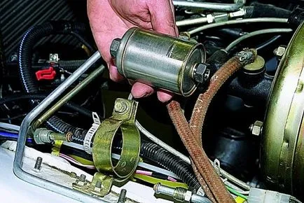 Înlocuirea filtrului de carburant Chevrolet Niva instrucțiuni pas cu pas, cu fotografii