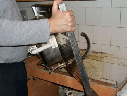 Înlocuirea robinet în bucătărie cu mâinile Ghidul video