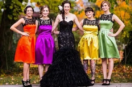 23 Fotók legvadabb menyasszonyok, akik úgy döntöttek, egy sötét esküvői ruhák
