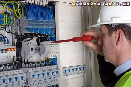 5 moduri Cum de a apela electrician în casă