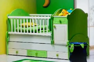Cum să pregătească un pat de copil pentru un nou-născut - care este mai bine pătuțuri sau nacelelor, modul de a alege